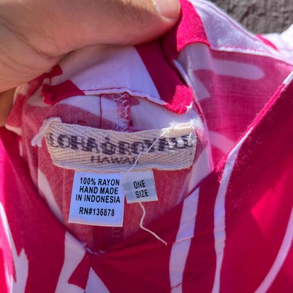 Aloha Royale Hawaii Pink Floral Jumper - Picture 4 of 8